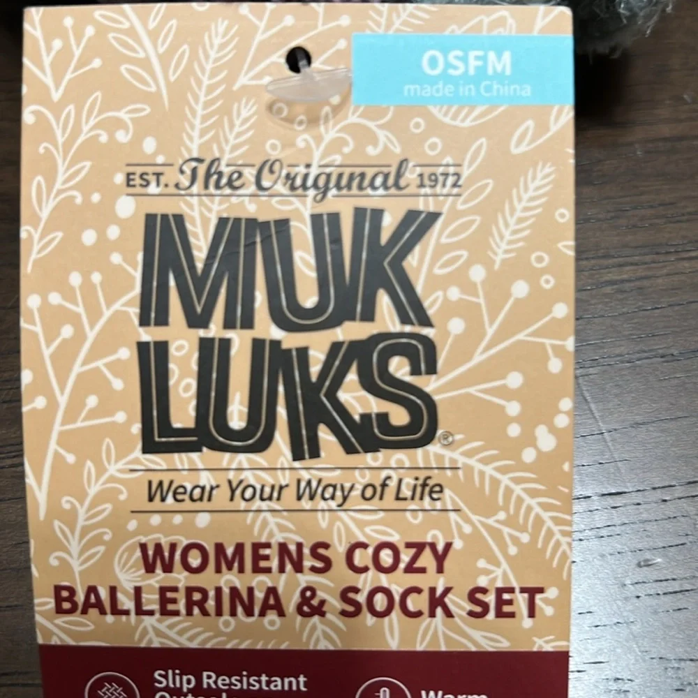 Muk Luks Women’s Cozy Ballerina & Sock Set